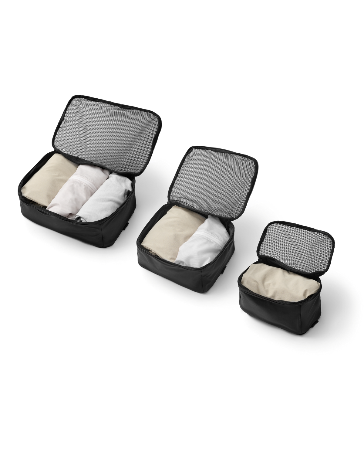 Essential Packing Cube M in Black Out – product photo 5