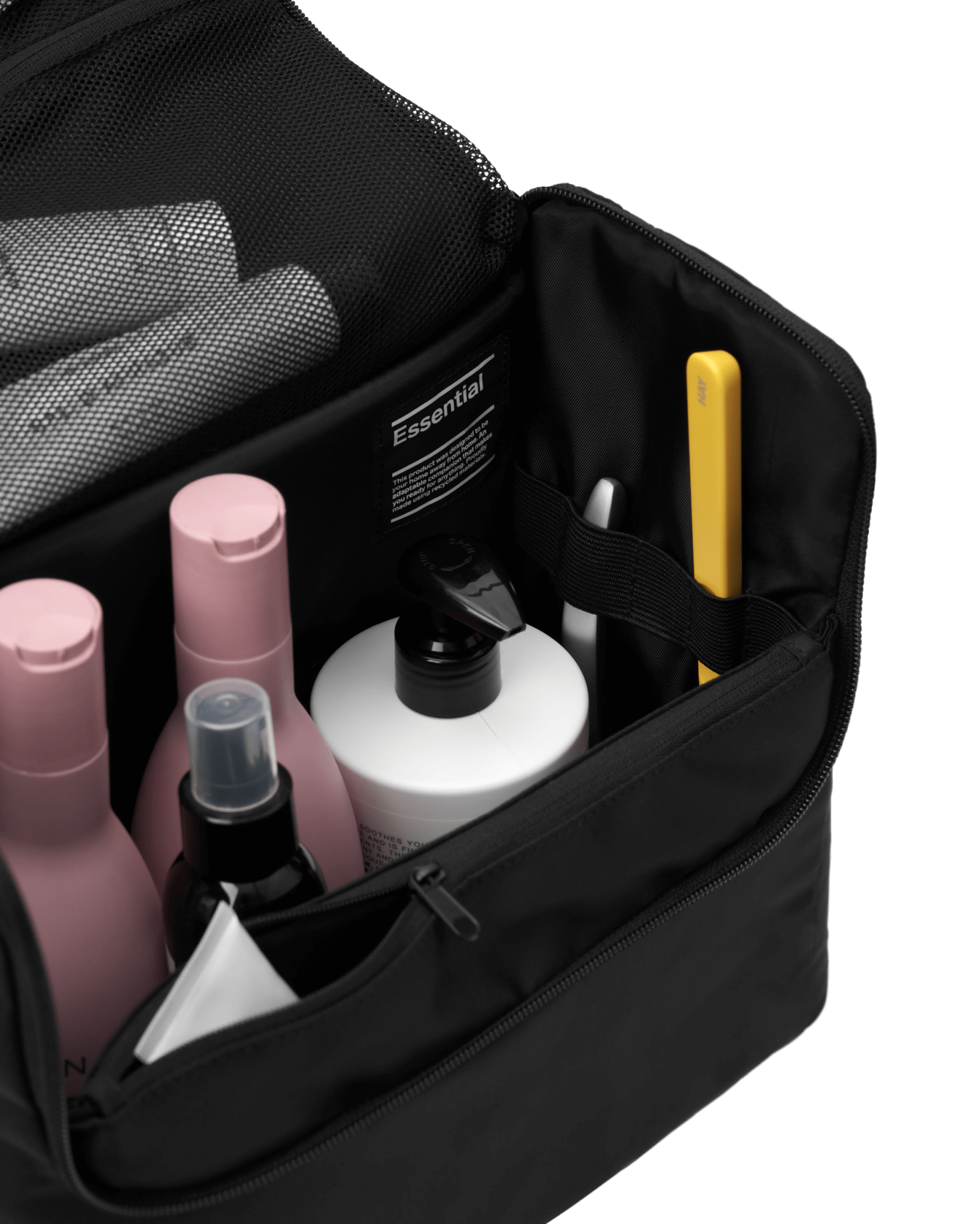 Essential Washbag M Oatmilk