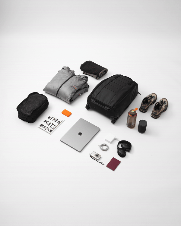 Essential Packing Cube L in Black Out – product photo 7