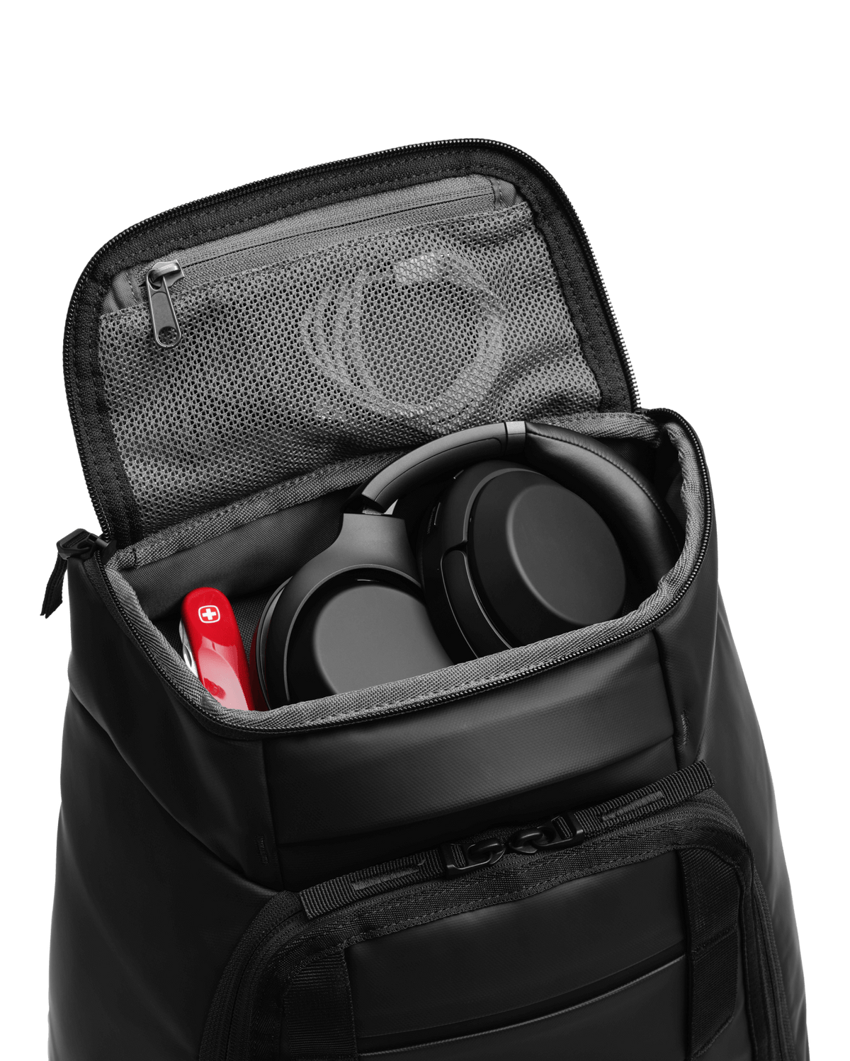 Hugger Backpack 30L Black Out