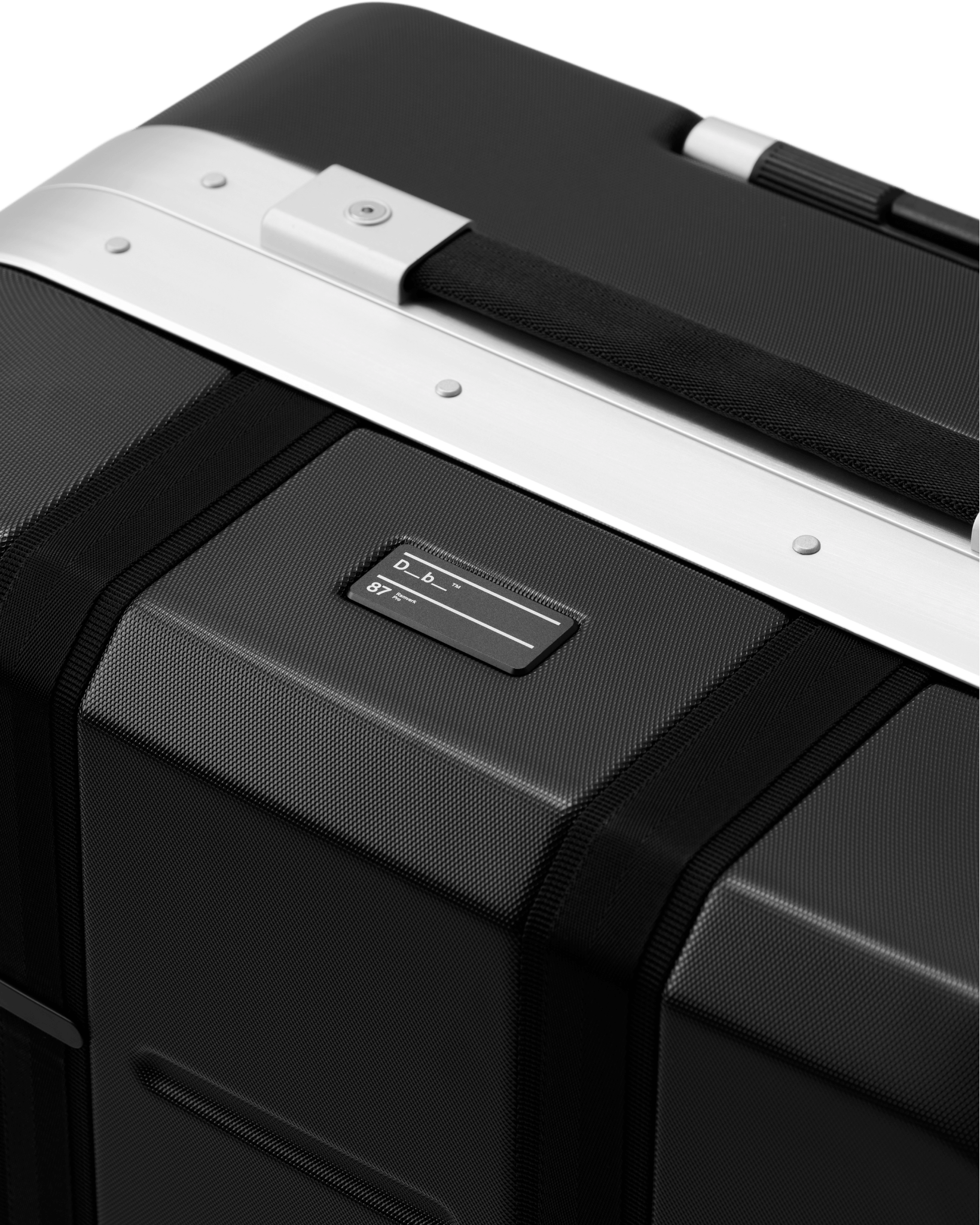 Ramverk Pro Check-in Luggage Medium Black Out