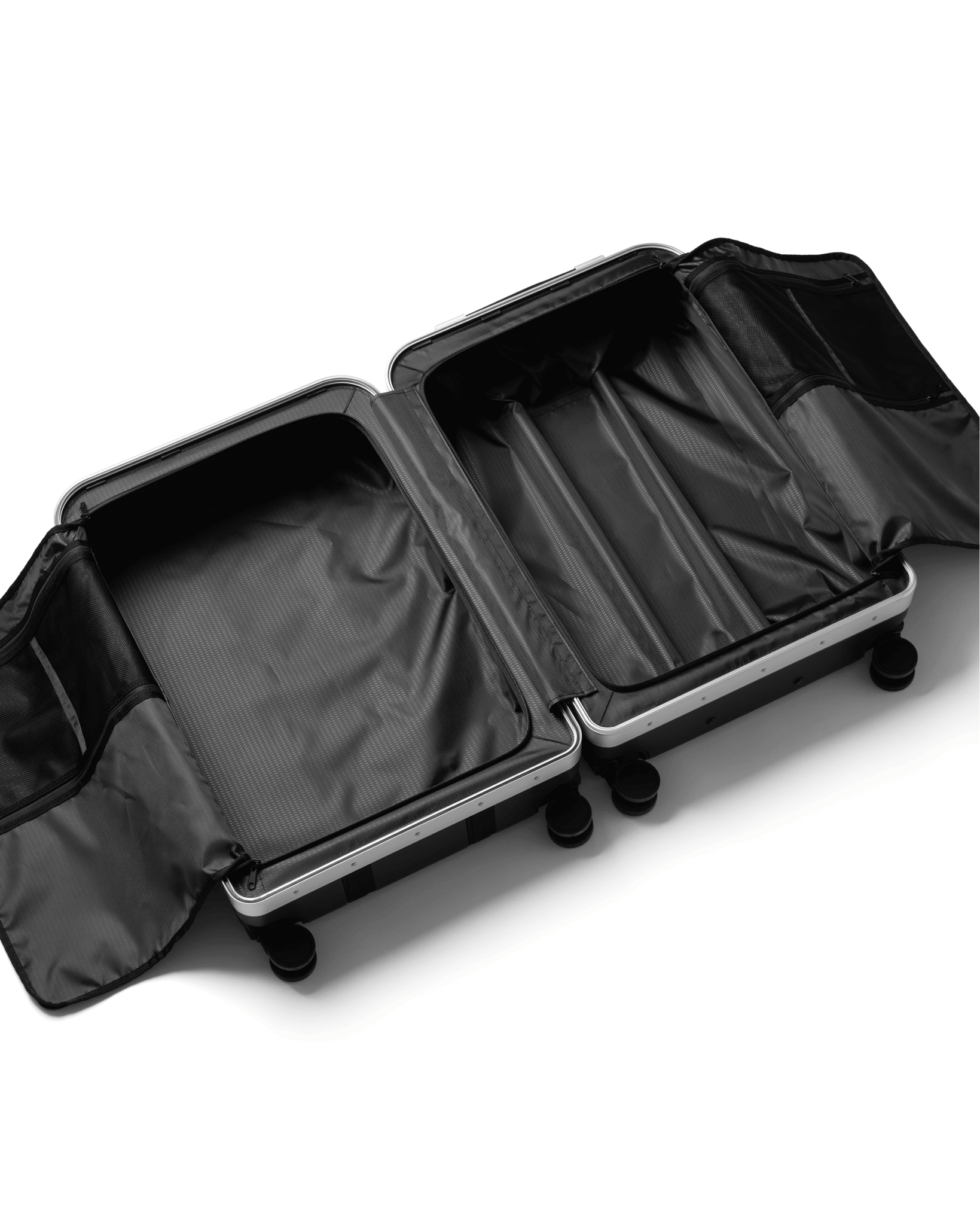 Ramverk Pro Check-in Luggage Large Black Out